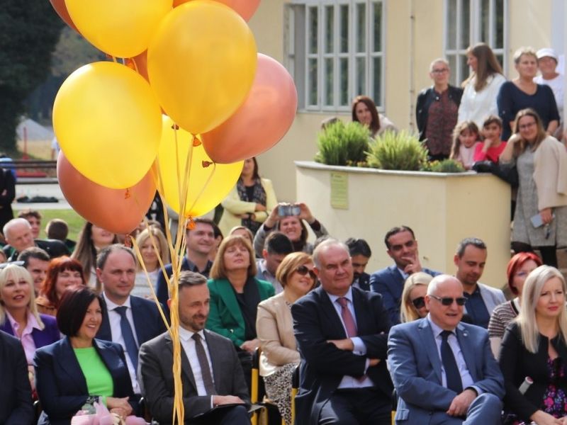 Tijekom proteklih 100 godina u Dječjem domu Lipik sigurnost, dobrotu i prijateljstvo pronašla su brojna djeca / Compas.hr	
