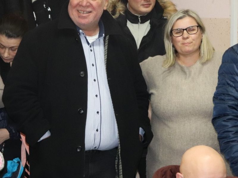 Dolazak Djeda Mraza razveselio je i odrasle Lipičane / Compas.hr