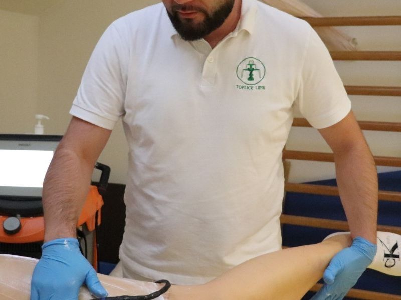 Pozitivni učinci ove vrste terapije očituju se kroz staničnu biostimulaciju, poboljšanje mikrocirkulacije, poticanje staničnog metabolizma s ciljem bržeg cijeljenja i smanjenja boli. / Compas.hr