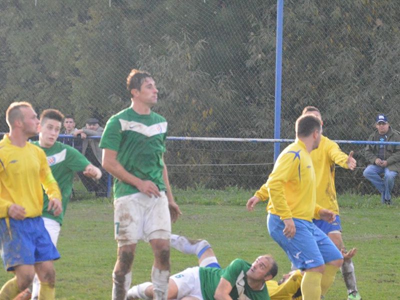 NK Croatia - NK Dobrovac