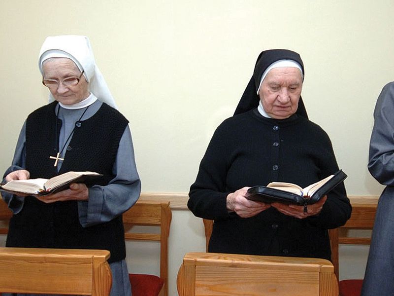 Arhiva Compas, u molitvi sestre Mirela, Romualda, Jelka i Božislava