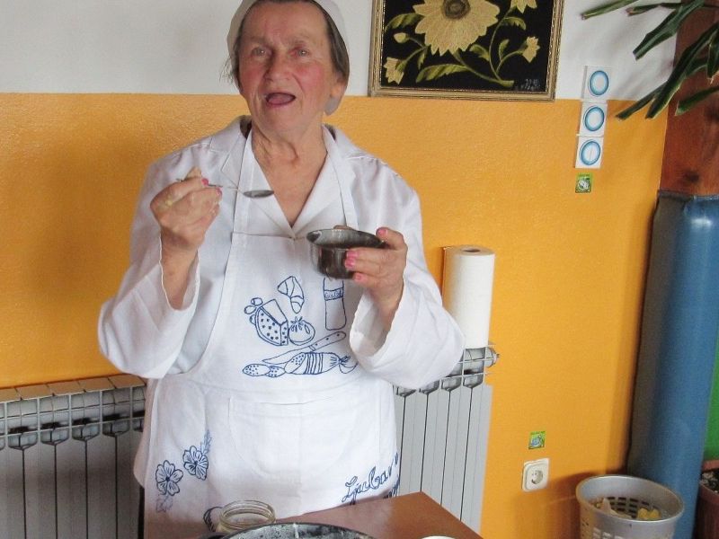 Zlata Kranjčić naučila je osnovnoškolce pripremati taranu na mlijeku