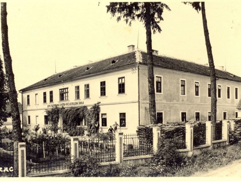 Učiteljska škola Pakrac (foto: digi-pakrac.com)