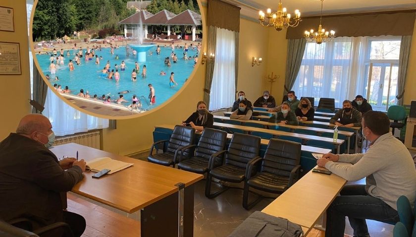 Sastanak gradonačelnika Kasane i predstavnika gradskih tvrtki i institucija u vezi ovogodišnjeg otvorena.