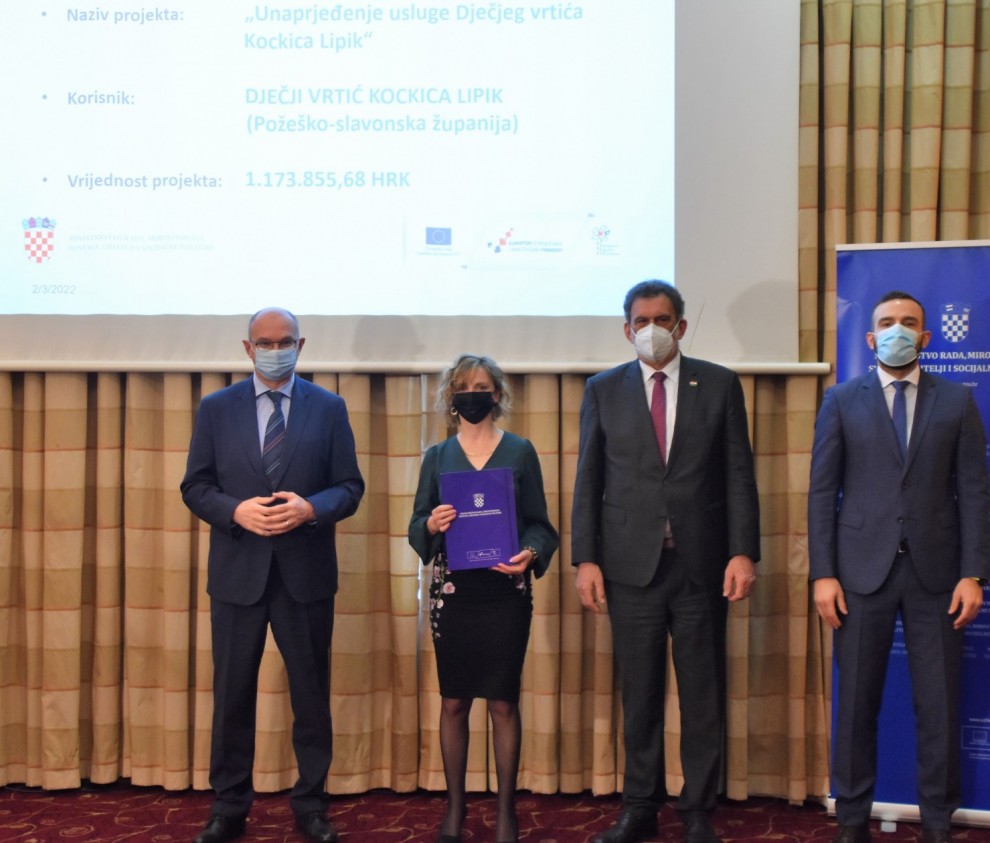 Foto: Potpis ugovora u Zagrebu/Privatni album T. Benković