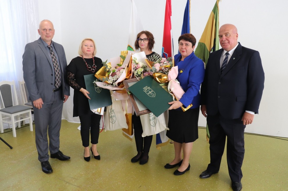 Nagrade laureatima uručili su predsjednik Gradskog vijeća Lipika i lipički gradonačelnik / Compas.hr