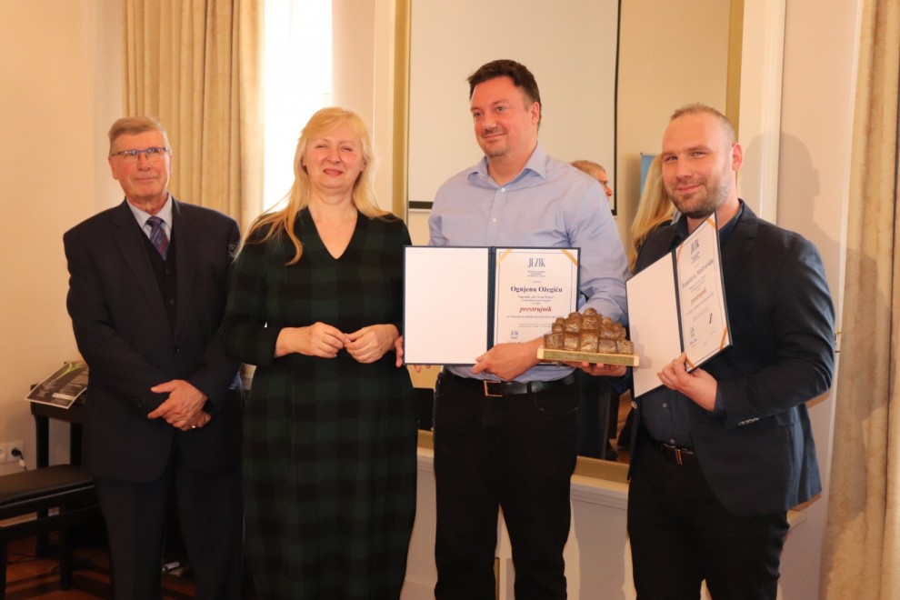 Prvonagrađeni dr. sc. Tomislav Meštrović i dr. Ognjen Ožegić s prof. dr. sc. Sandrom Ham i Damirom Foretićem, predsjednikom Zaklade / Compas.hr