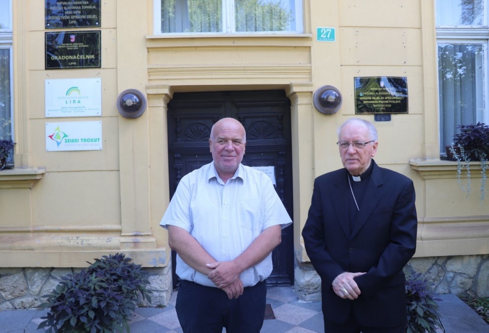 Gradonačelnik Lipika Vinko Kasana i msgr. Antun Škvorčević, požeški biskup / Compas.hr