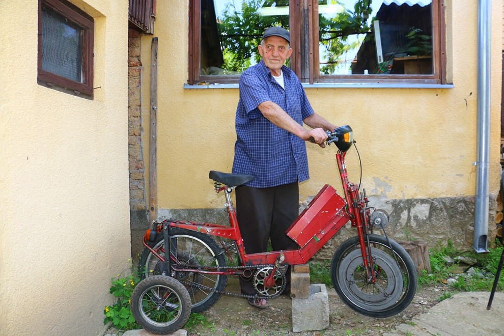 Josip Matijević i električni bicikl